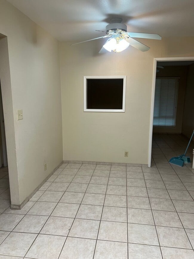 Building Photo - 948 Northwood Dr