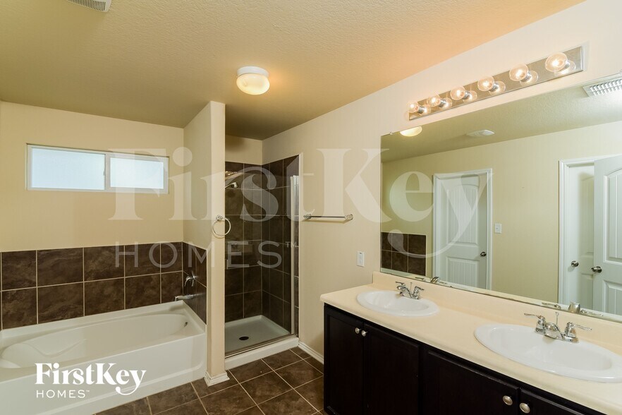 Building Photo - 7106 Phoebe View