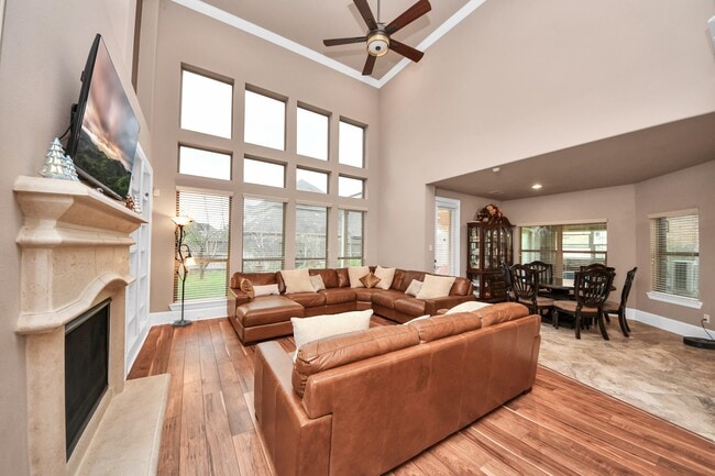 Building Photo - 2895 Ragusa Ln