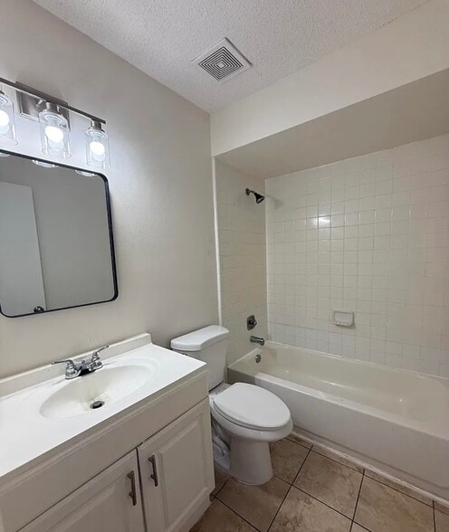 Building Photo - 6190 Carroll Cv W