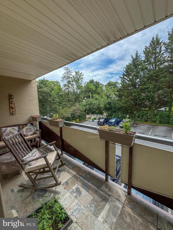 Building Photo - 4720 Chevy Chase Dr