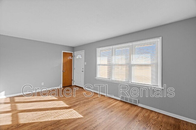 Building Photo - 3 Venetia Ct