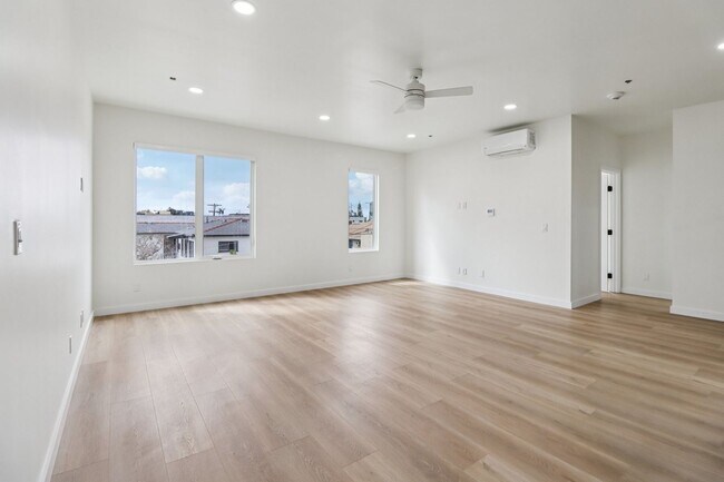 Building Photo - 4456 30th Street - North Parks Elevated Spanish Style Community