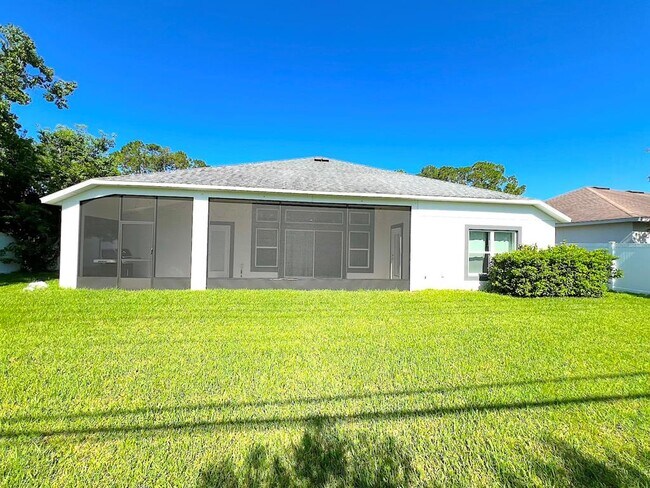 Building Photo - 24 E Diamond Dr