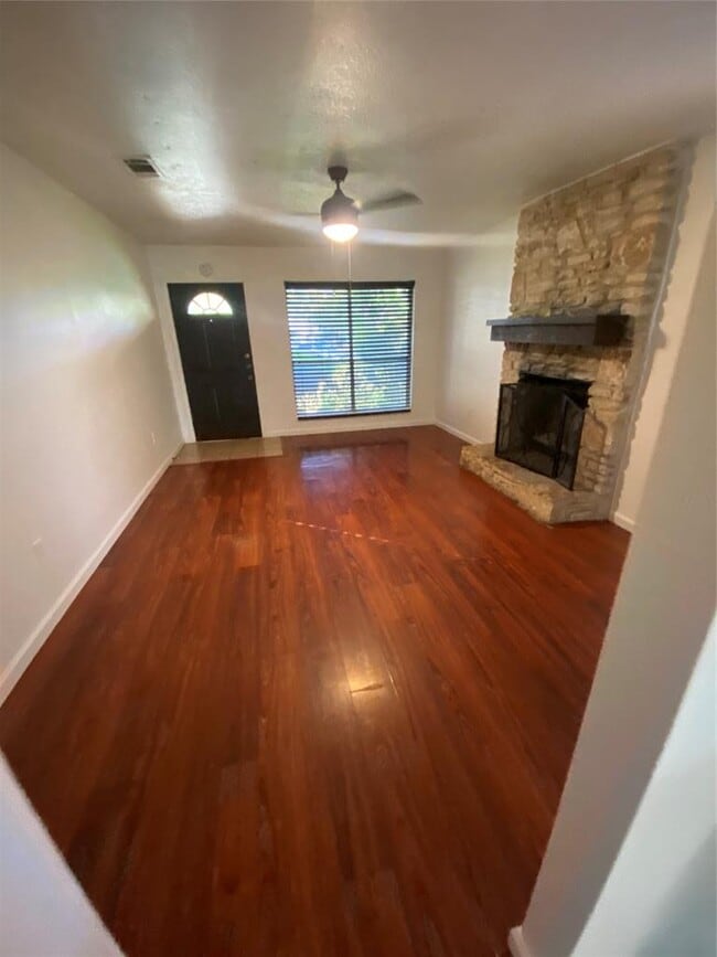 Building Photo - 1508 No Mor Cove