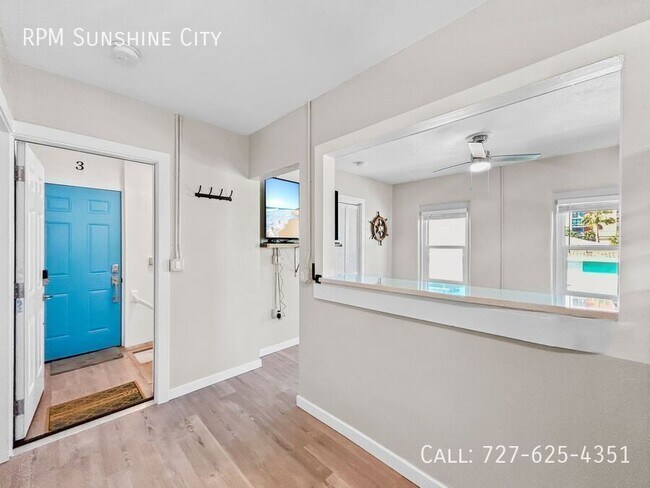 Building Photo - 14135 Palm St