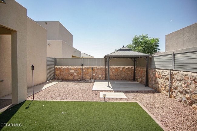 Building Photo - 12337 Desert Palms Ave