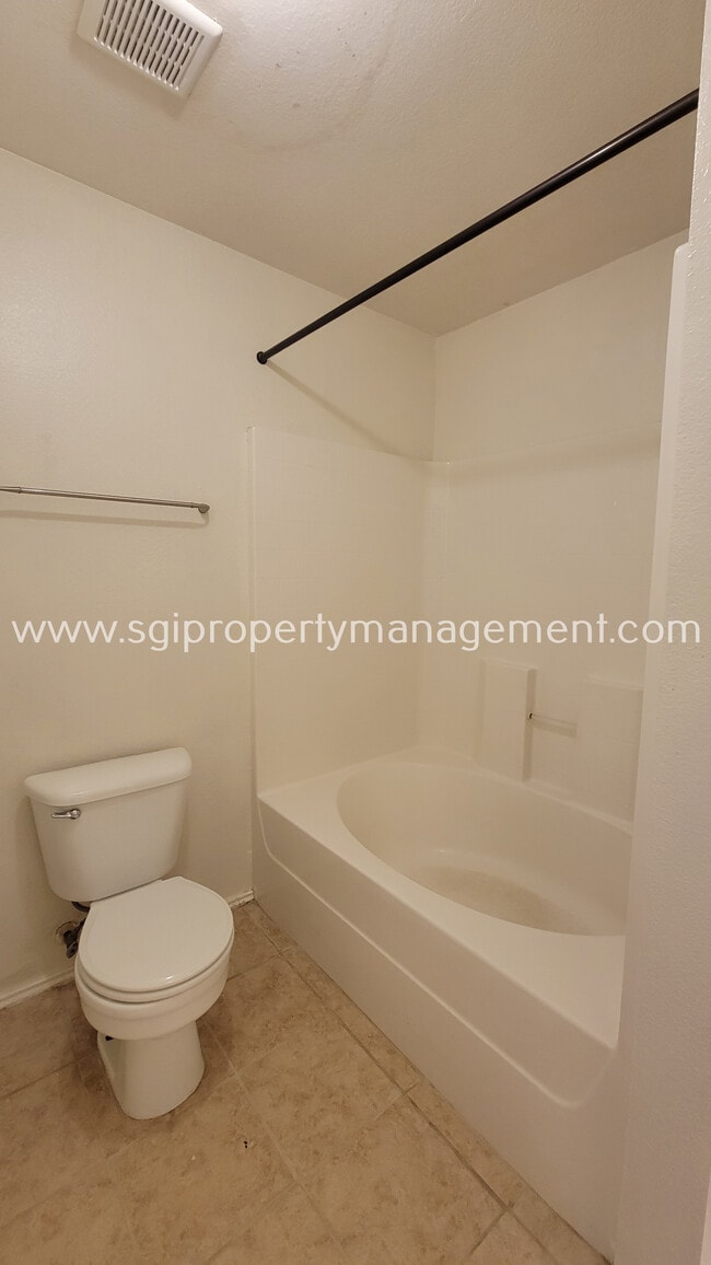 Building Photo - 3047 Bosswood Ct