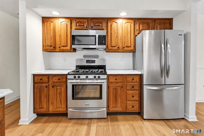 Building Photo - 259 Mayfield Dr