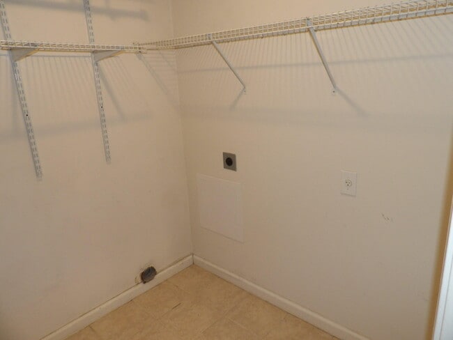 Building Photo - 123 Serena Way