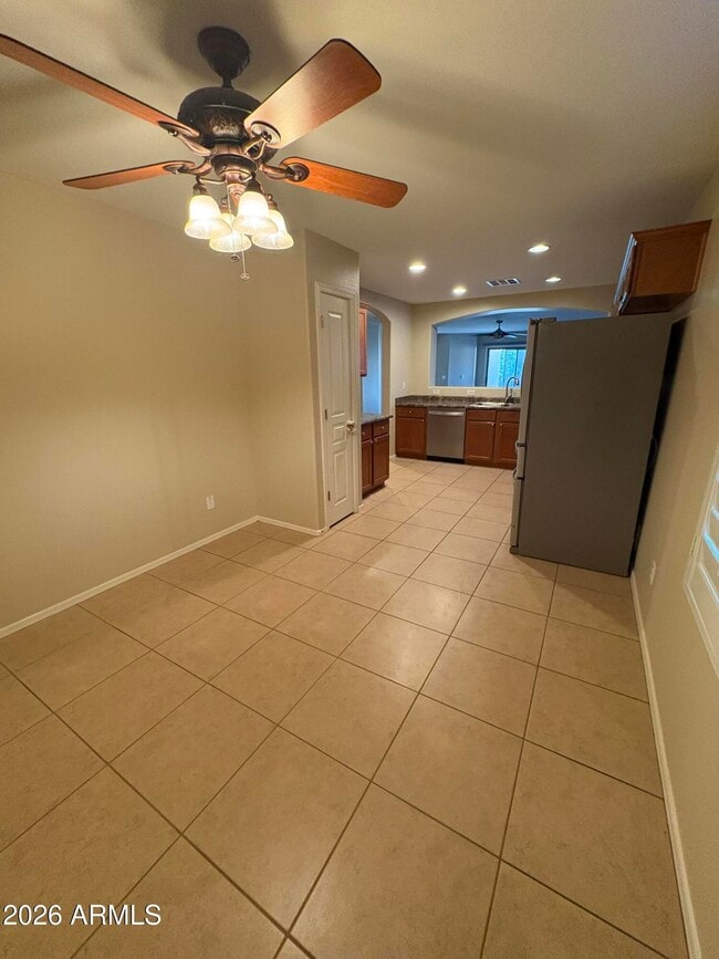 Building Photo - 4086 E Maplewood St