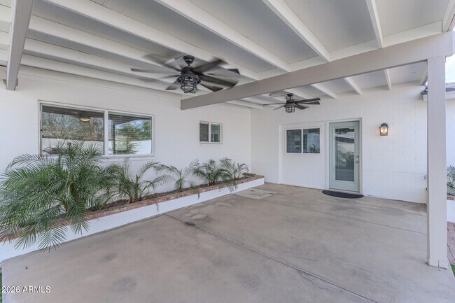 Building Photo - 424 E Fillmore St