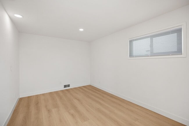 Building Photo - Coastal Living at Its Finest! Fully Remode...