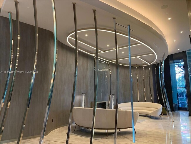 Building Photo - 1000 Brickell Plaza