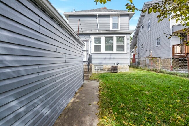 Building Photo - 5214 Columbo St