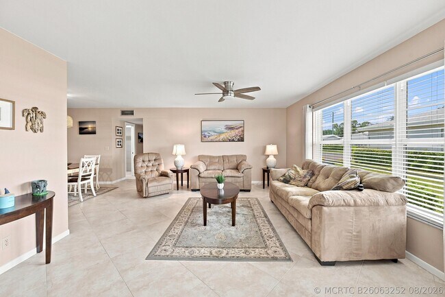 Building Photo - 14499 Canalview Dr