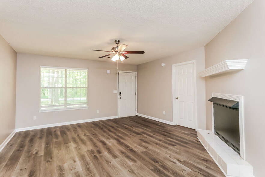 Building Photo - 130 Harriette Dr