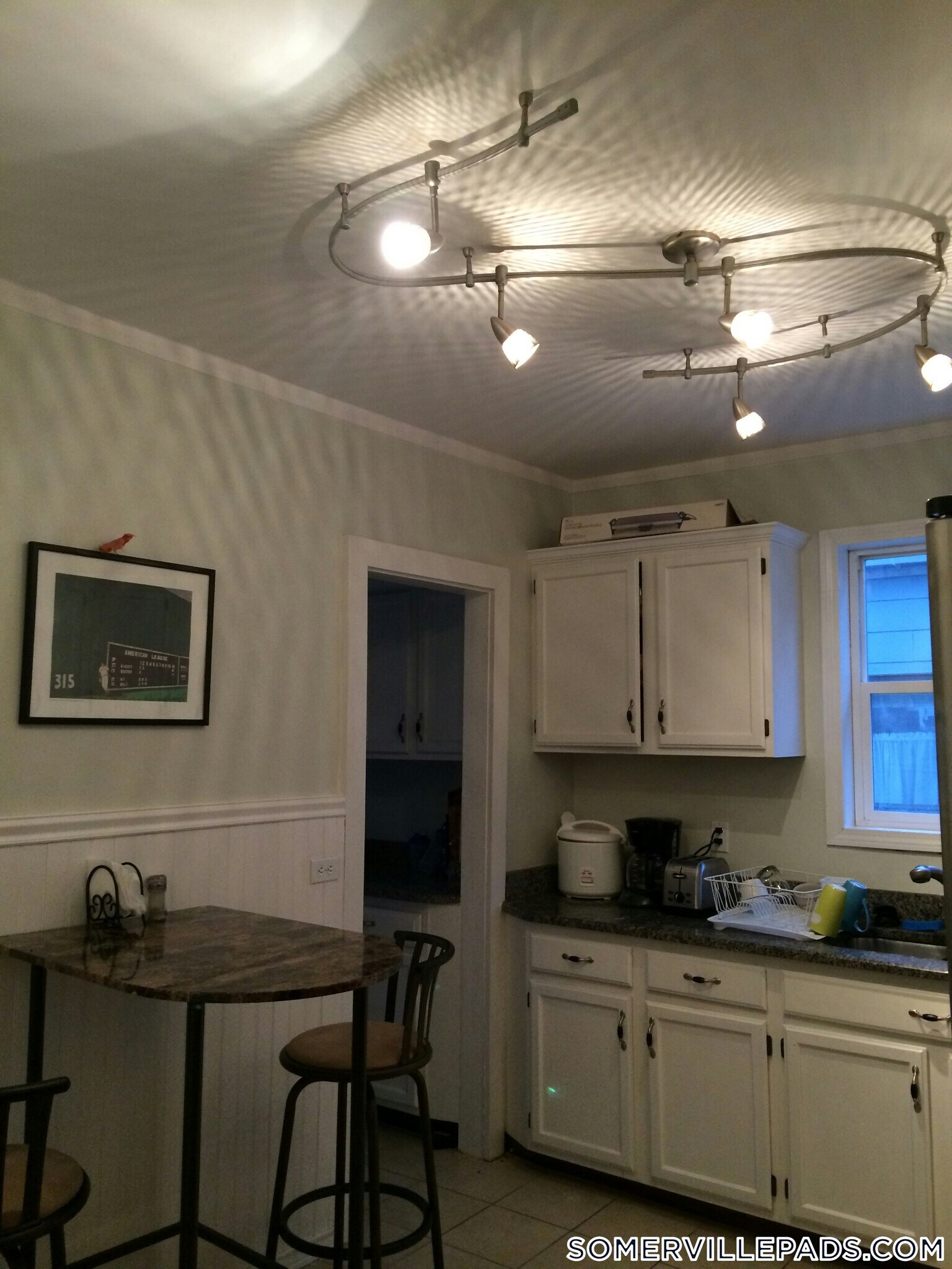 Building Photo - 10 Evergreen Ave