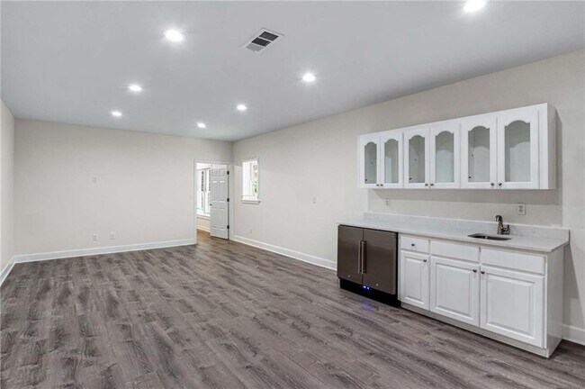 Building Photo - 448 Ivy Park Ln NE
