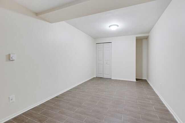 Building Photo - 840 Amelia Ct