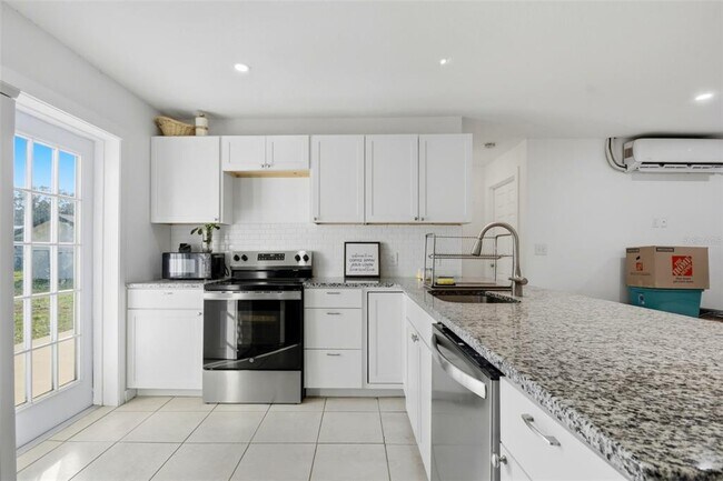 Building Photo - 3704 Wells St