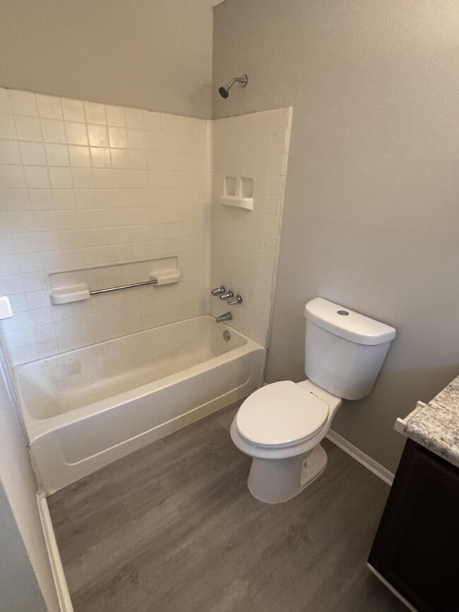 Building Photo - Fully Renovated 3 Bed 2 Bath Now Available for Rent!!