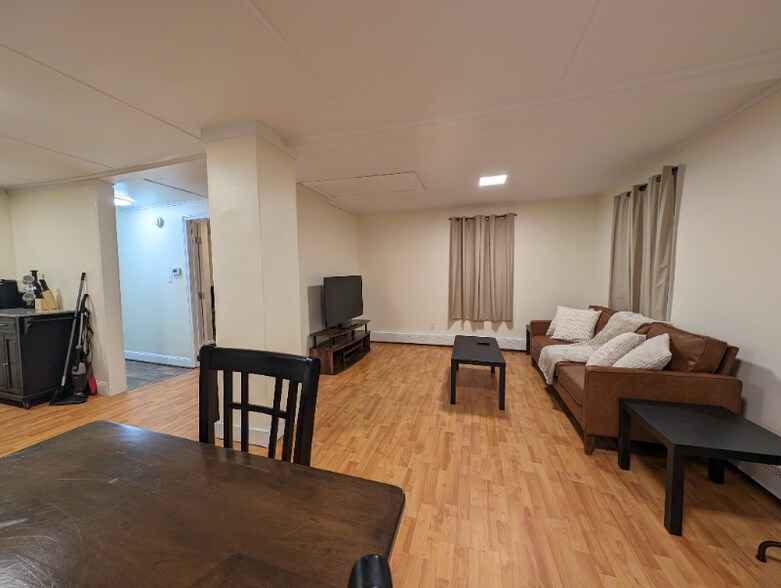 Building Photo - 4 Legassie St