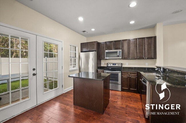 Building Photo - 143 Bella Way