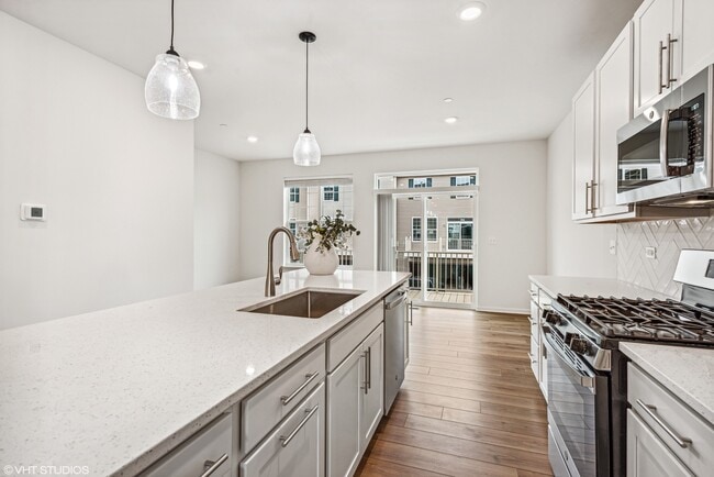 Building Photo - 1659 Bentz Way