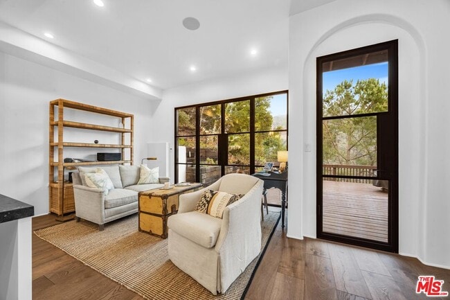 Building Photo - 2382 Live Oak Meadows Rd