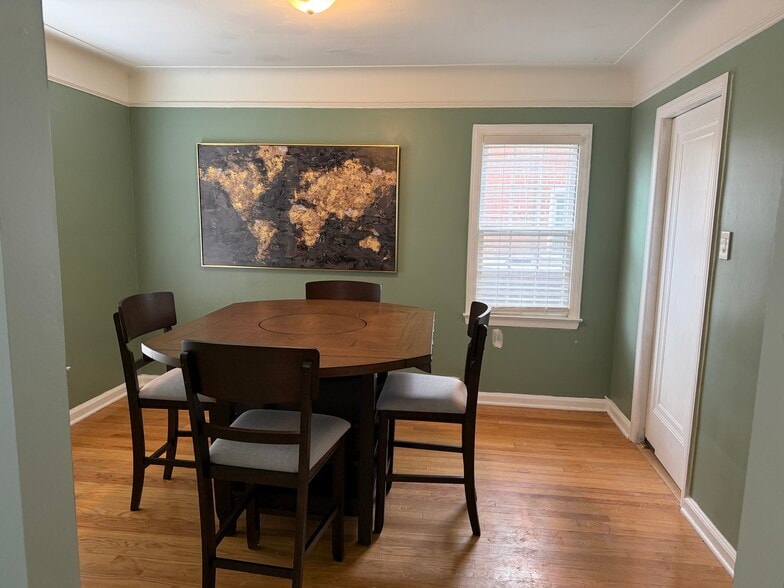 Building Photo - 4443 Grayton St