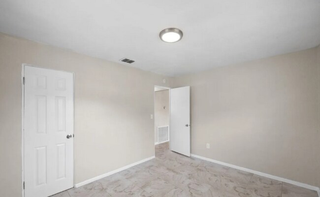 Building Photo - 1791 Sylvan Dr
