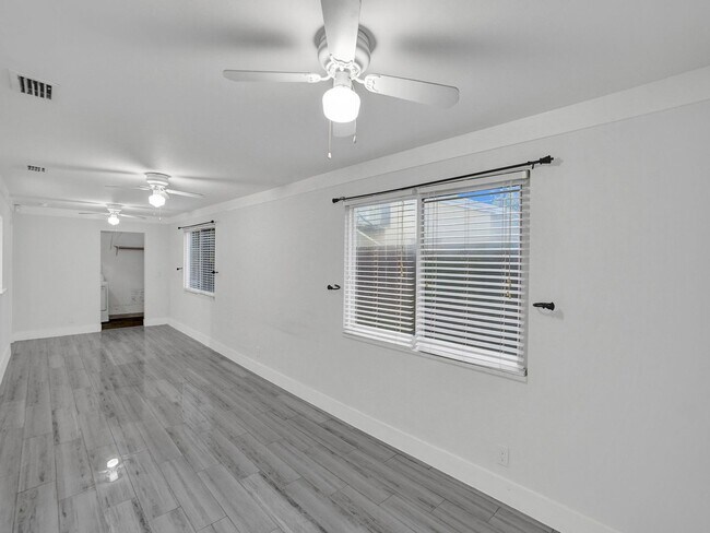 Building Photo - Gorgeous New 3 bedroom 2  bath - one Story home in Oakland Park