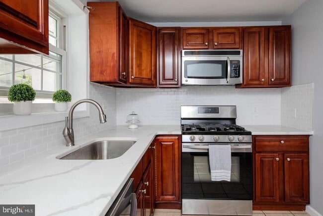 Building Photo - 1313 S Howard St