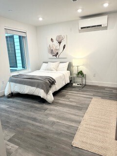 Primary Photo - 585 Essex St