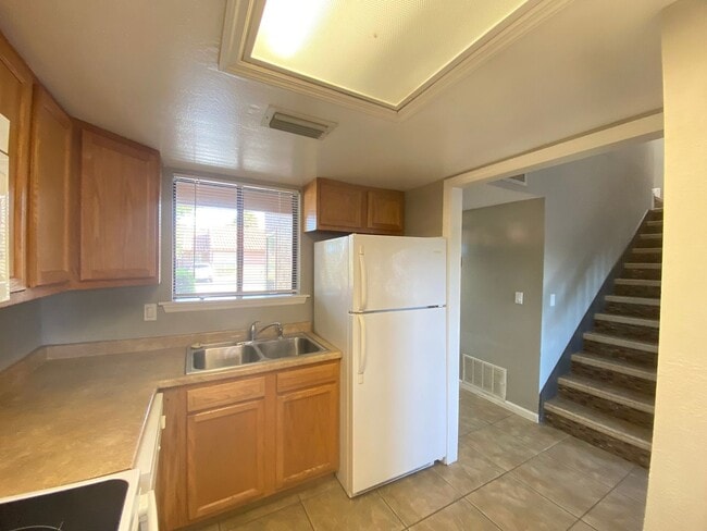 Building Photo - 650 Trinidad Ct