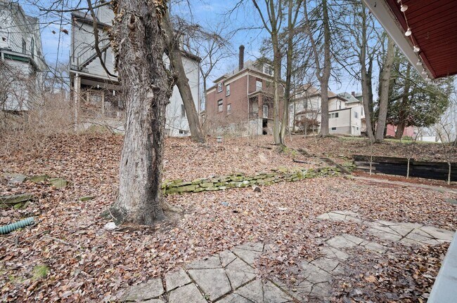 Building Photo - 230 N Balph Ave