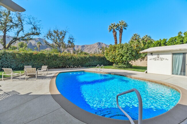 Building Photo - 70801 Fairway Dr
