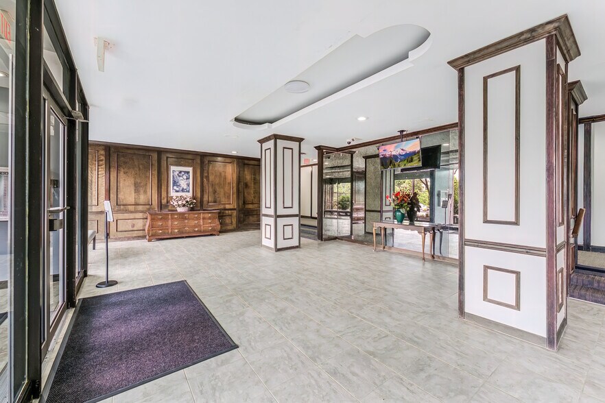 Renovated Lobby - 5565 Columbia Pike