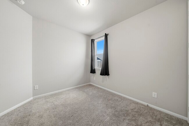 Building Photo - 2420 Solaris Bnd Dr