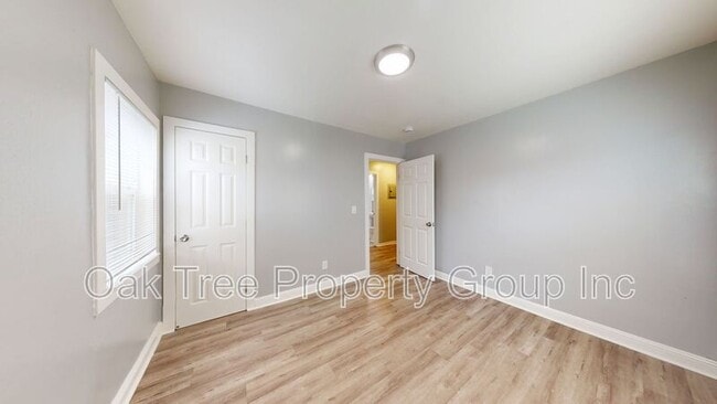 Building Photo - 694 Sycamore St