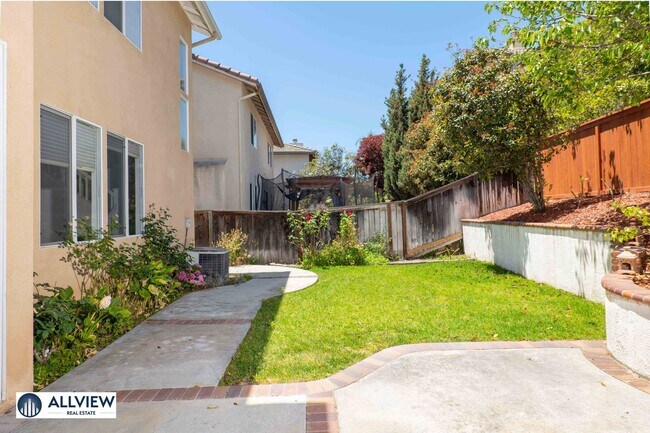 Building Photo - Beautifully Updated 4 Bedroom Single Family Home in Peaceful Glen Willow, West Irvine