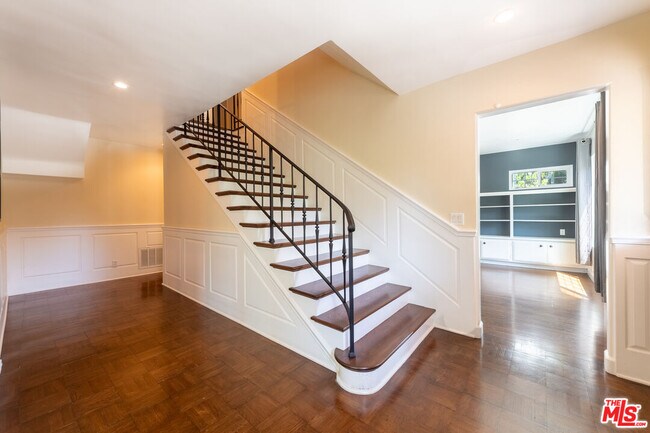 Building Photo - 503 N Greencraig Rd
