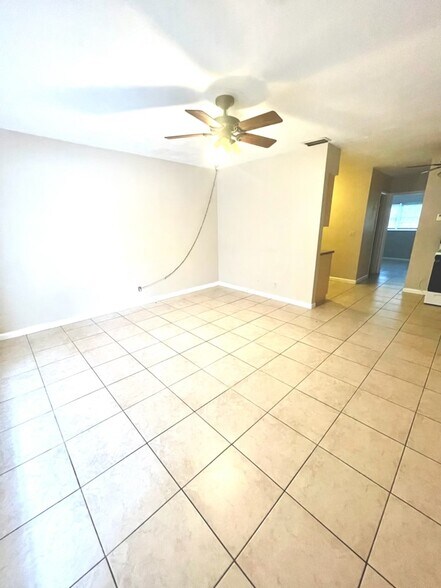 Livingroom - 5910 NE 18th Ave