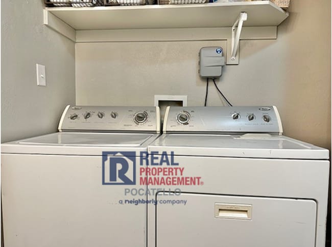 Building Photo - 1 bed 1 bath single family home - small dog negotiable