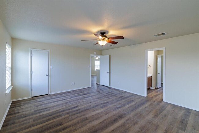 Building Photo - 157 Brickyard Ln
