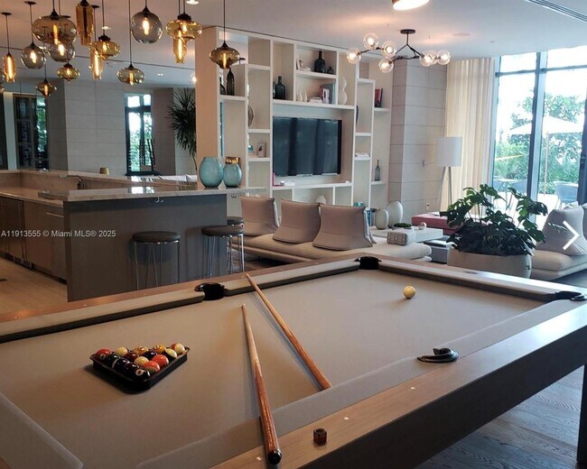 Building Photo - 650 NE 32nd St