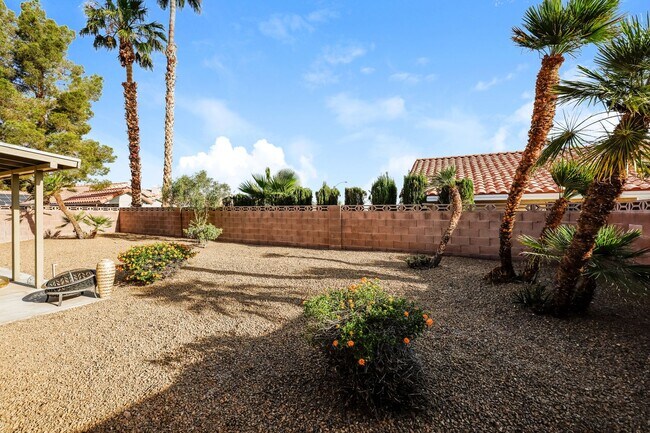 Building Photo - 1780 Yellowwood Dr