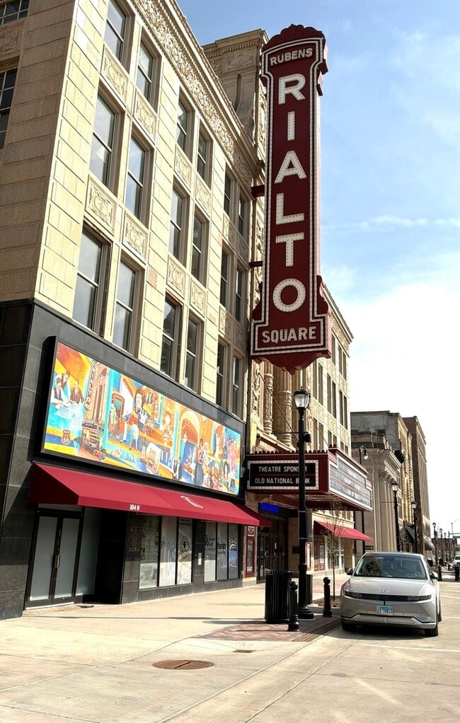 Building Photo - 224 E Cass St