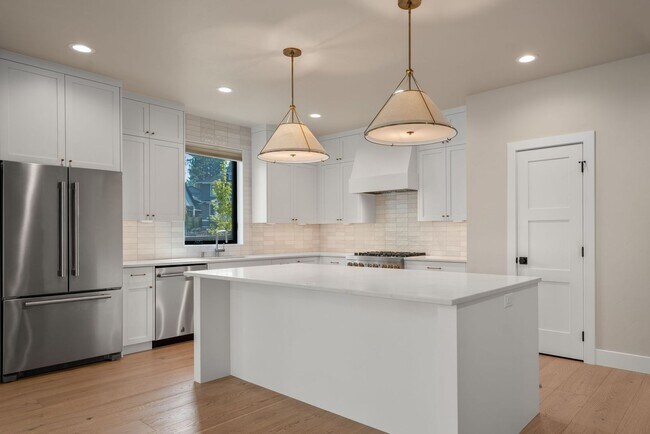 Building Photo - 2971 NW Polarstar Ave